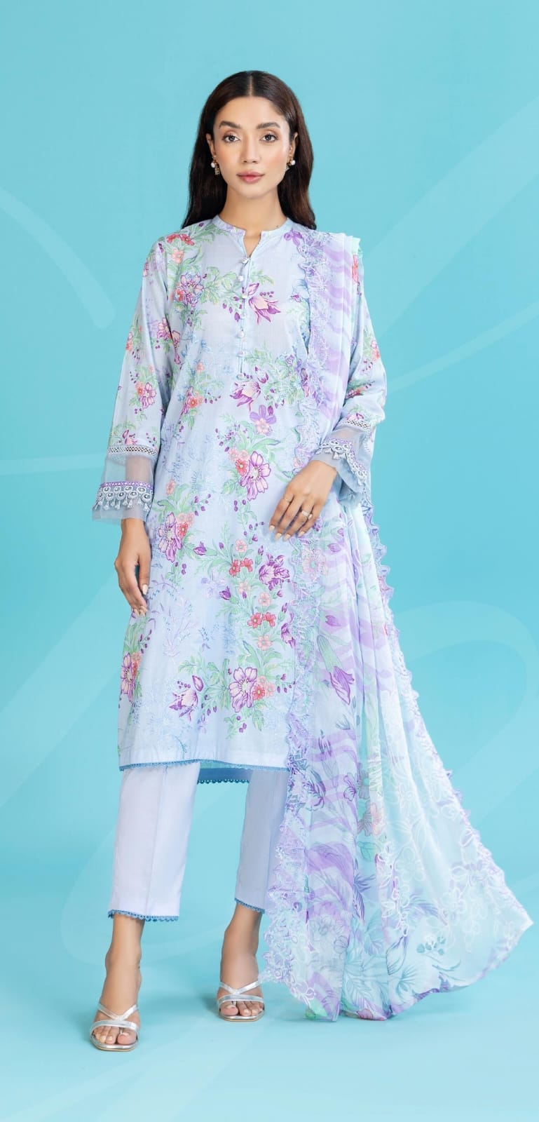 EMBROIDERED CHIKANKARI LAWN | Article 08