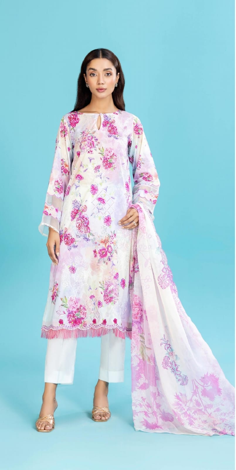 EMBROIDERED CHIKANKARI LAWN | Article 09